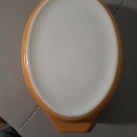 Another vintage Pyrex dish, series #045, 2.5 qt Casserole Dish. - Picture 6 of 7